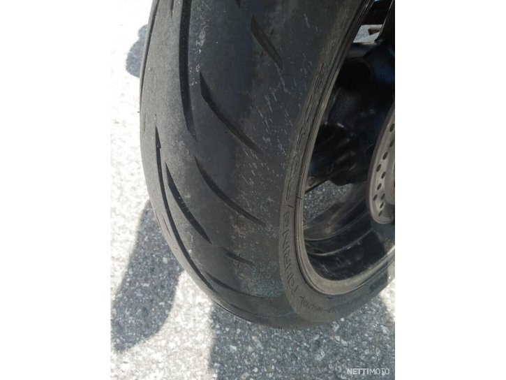 Moottoripyörä Suzuki GSF 2003 8982602