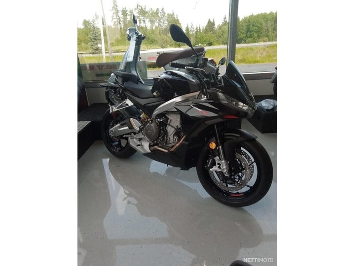 Moottoripyörä Aprilia Tuono 2022 10848930