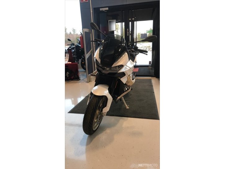 Moottoripyörä Moto Guzzi V100 Mandello 2023 12910697