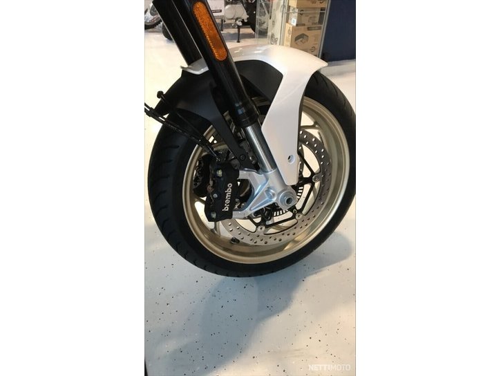 Moottoripyörä Moto Guzzi V100 Mandello 2023 12910700