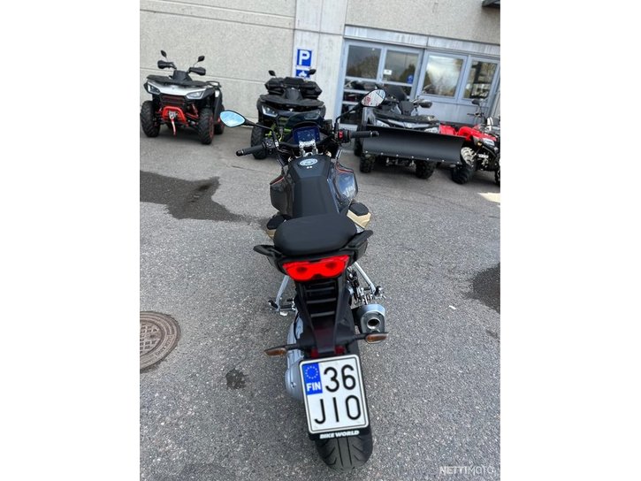 Moottoripyörä Moto Guzzi V100 Mandello 2024 13556327