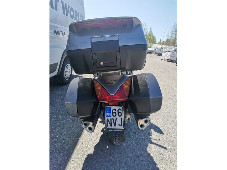 Moottoripyörä Honda ST 2005 13686391