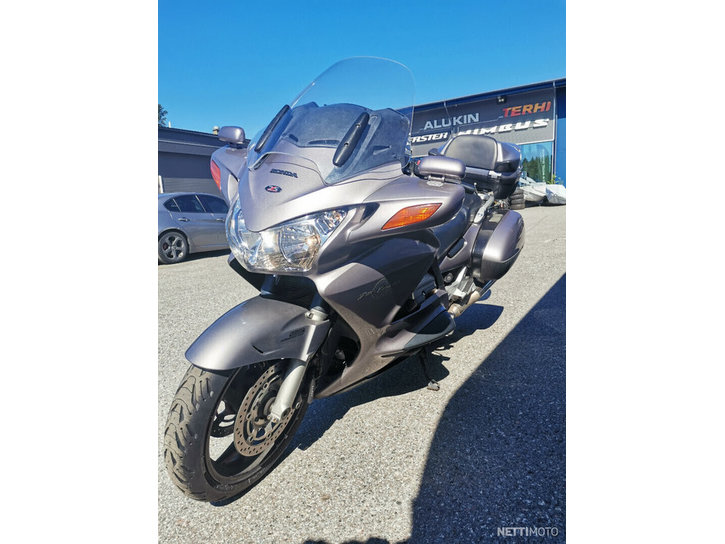 Moottoripyörä Honda ST 2005 13686397