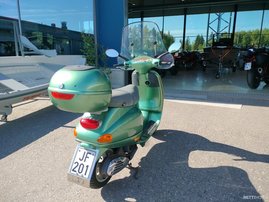 Skootteri Vespa ET4 1998 13913360