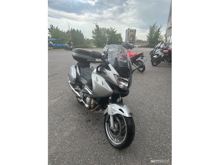 Moottoripyörä Honda NT 2008 14274991