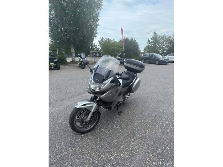 Moottoripyörä Honda NT 2008 14274994