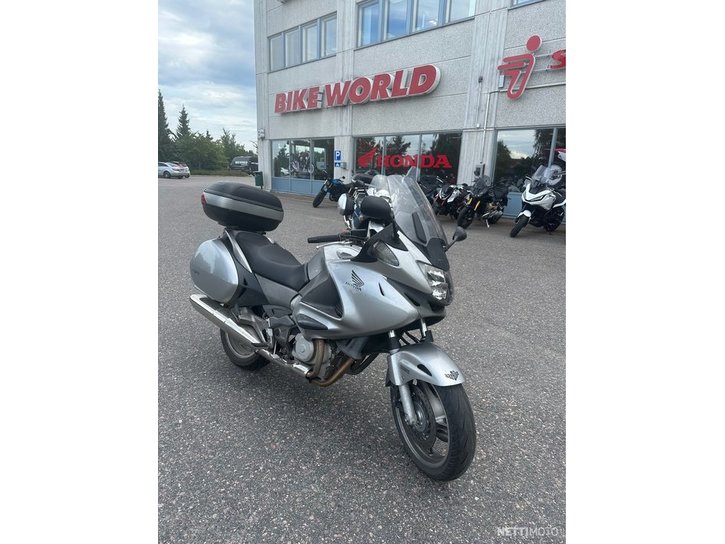 Moottoripyörä Honda NT 2008 14274995