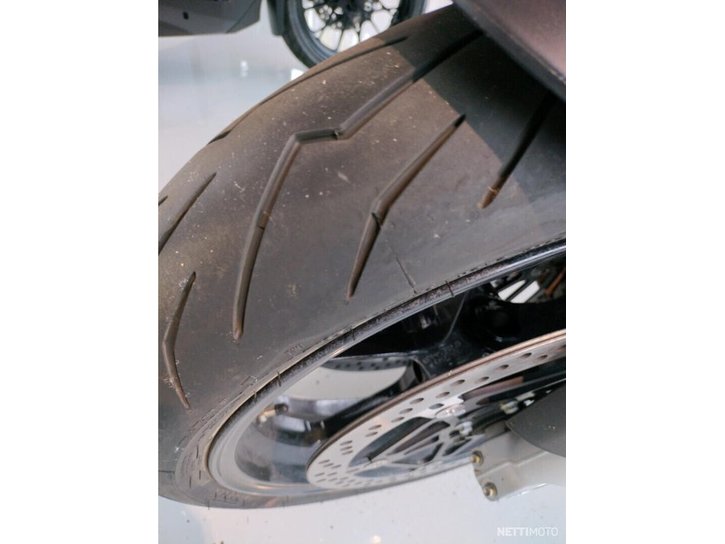 Moottoripyörä Aprilia Tuono 2021 14685683