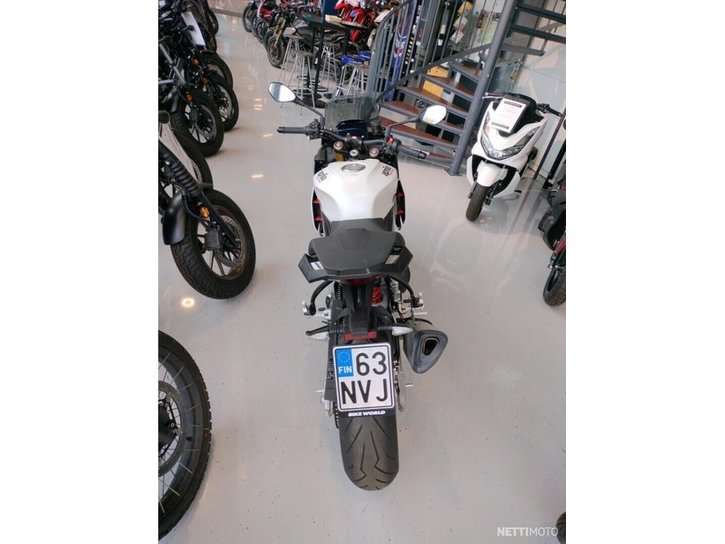 Moottoripyörä Aprilia Tuono 2021 14685686