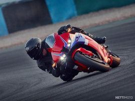 Moottoripyörä Honda CBR 2025 15375298