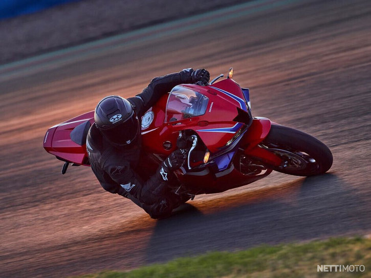 Moottoripyörä Honda CBR 2025 15375299