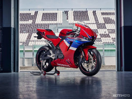 Moottoripyörä Honda CBR 2025 15375307