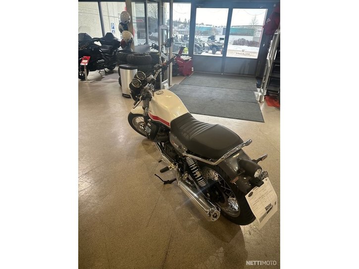 Moottoripyörä Moto Guzzi V7 2023 15663559
