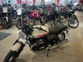 Moottoripyörä Moto Guzzi V7 2023 15663560