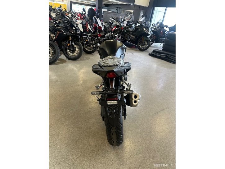 Moottoripyörä Honda CB 2024 15868125