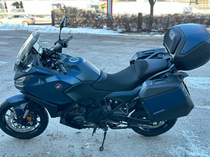 Moottoripyörä Honda NT 2024 15887074