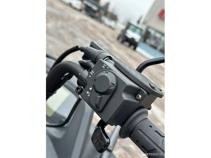 Mönkijä Segway Snarler 2024 15890413