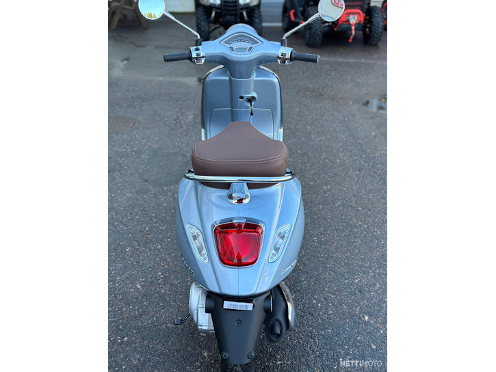 Skootteri Vespa Primavera 2023 16057254