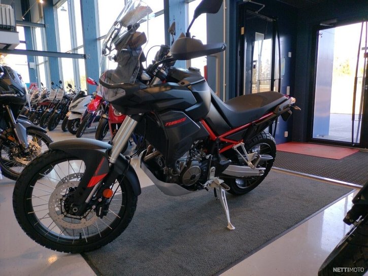Moottoripyörä Aprilia Tuareg 2024 16169909