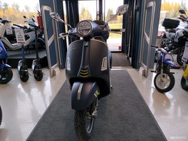 Skootteri Vespa GTS 2024 17820106