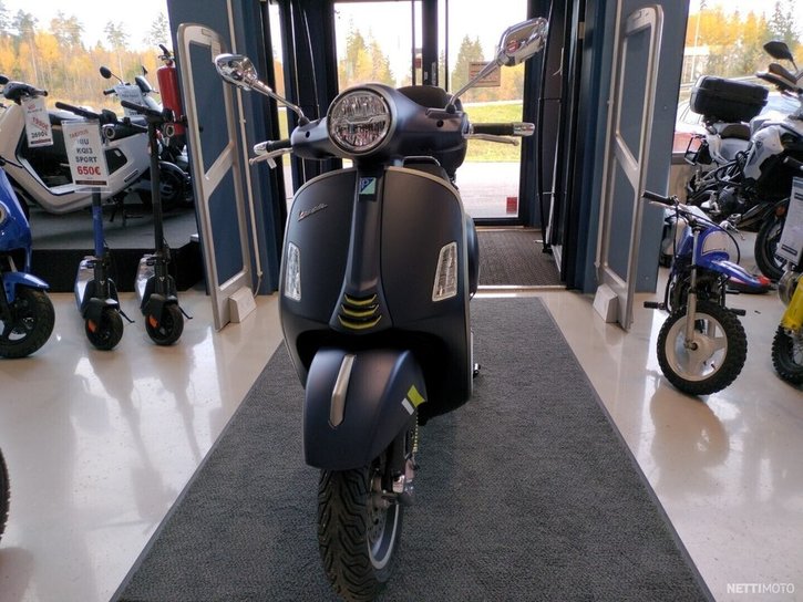 Skootteri Vespa GTS 2024 17820106