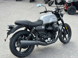 Moottoripyörä Moto Guzzi V7 2022 16362298