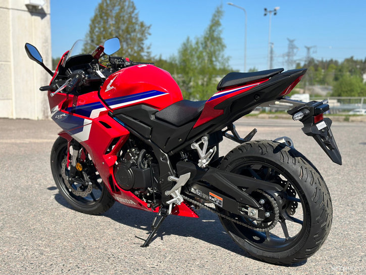Moottoripyörä Honda CBR 2025 16494156