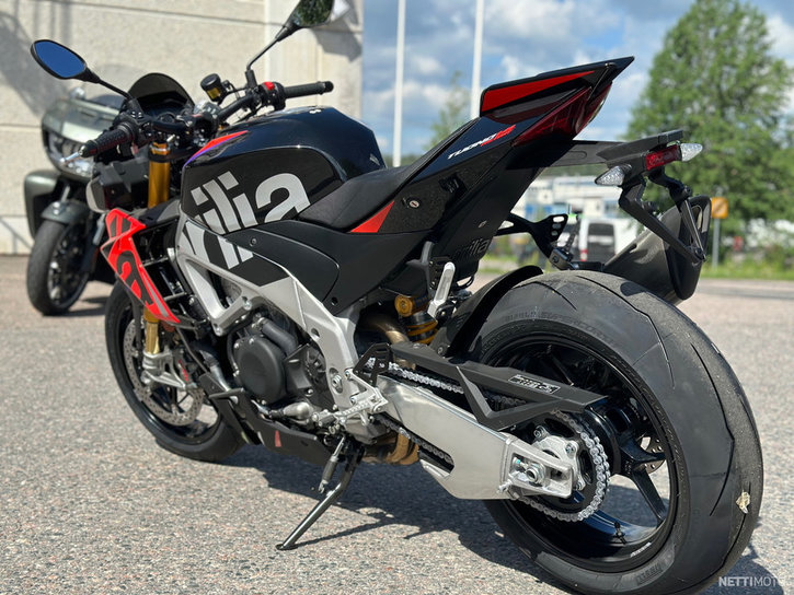 Moottoripyörä Aprilia Tuono 2023 16662612