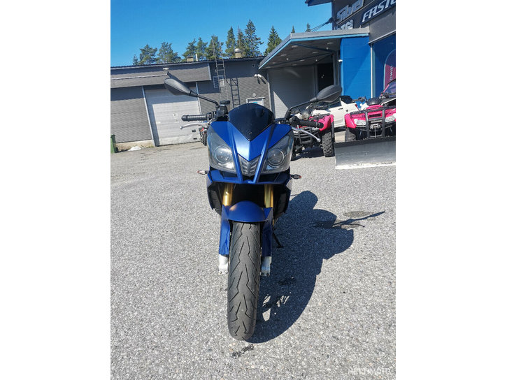 Moottoripyörä Aprilia Tuono 2013 16880508