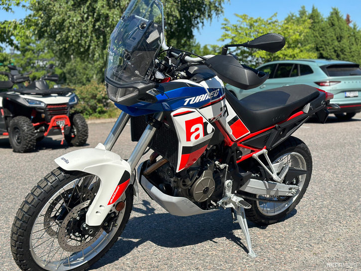 Moottoripyörä Aprilia Tuareg 2024 16902644