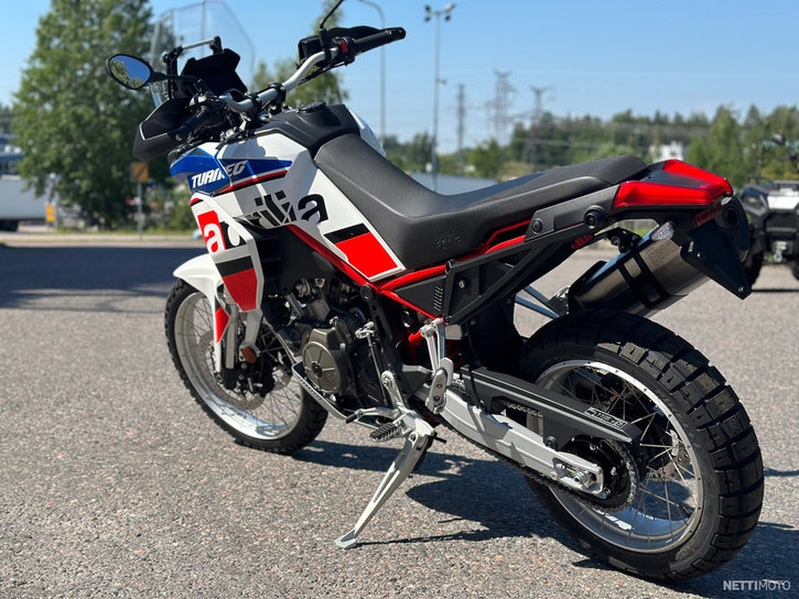 Moottoripyörä Aprilia Tuareg 2024 16902645