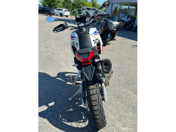 Moottoripyörä Aprilia Tuareg 2024 16902647