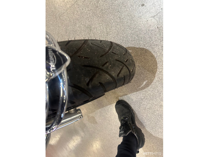 Moottoripyörä Triumph Rocket III 2009 18724660