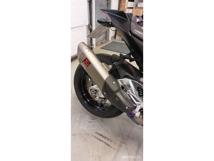 Moottoripyörä Aprilia Tuono 2020 18873438