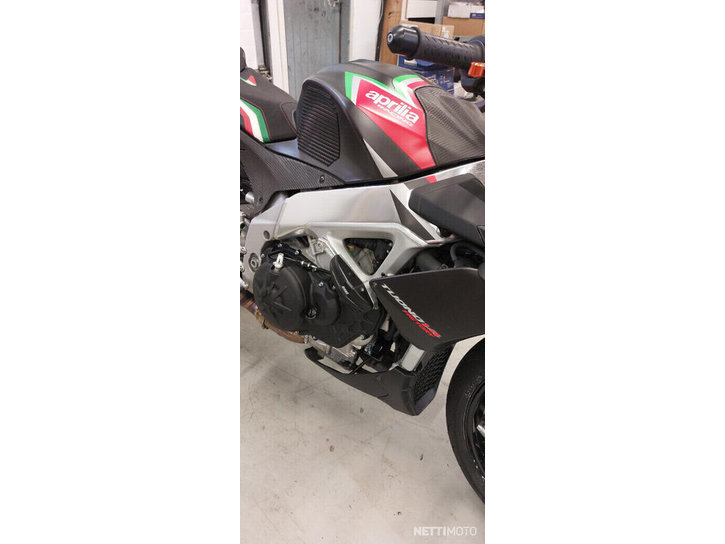 Moottoripyörä Aprilia Tuono 2020 18873439