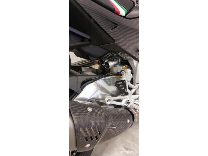 Moottoripyörä Aprilia Tuono 2020 18873447