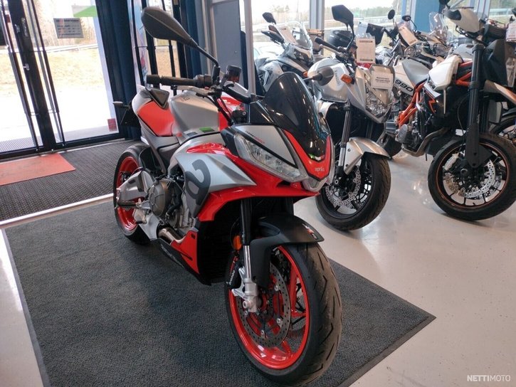 Moottoripyörä Aprilia Tuono 2022 19154608