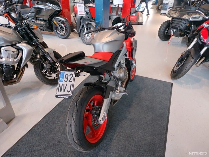 Moottoripyörä Aprilia Tuono 2022 19154609