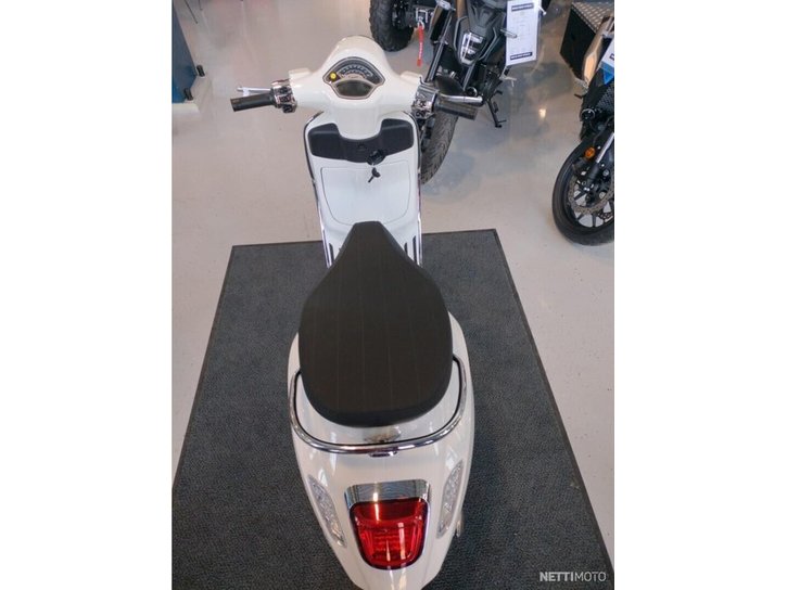Skootteri Vespa Primavera 2024 19345079