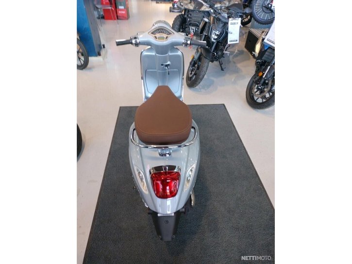 Skootteri Vespa Primavera 2023 19345561