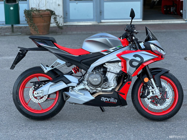 Moottoripyörä Aprilia Tuono 2021 19360538