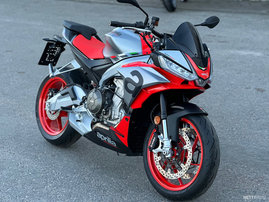 Moottoripyörä Aprilia Tuono 2021 19360539