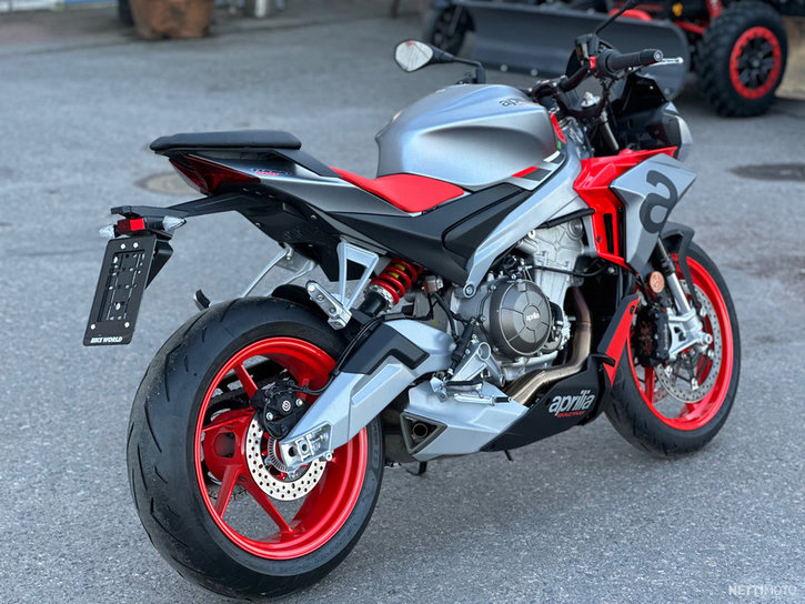 Moottoripyörä Aprilia Tuono 2021 19360540