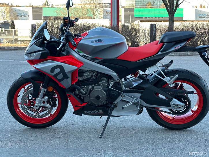Moottoripyörä Aprilia Tuono 2021 19360542