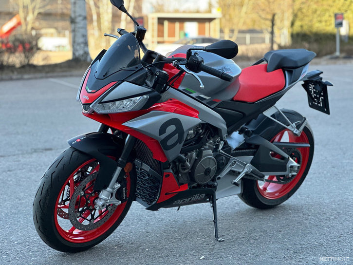Moottoripyörä Aprilia Tuono 2021 19360543