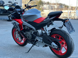 Moottoripyörä Aprilia Tuono 2021 19360545