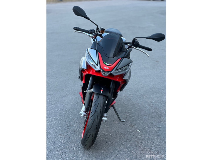 Moottoripyörä Aprilia Tuono 2021 19360546