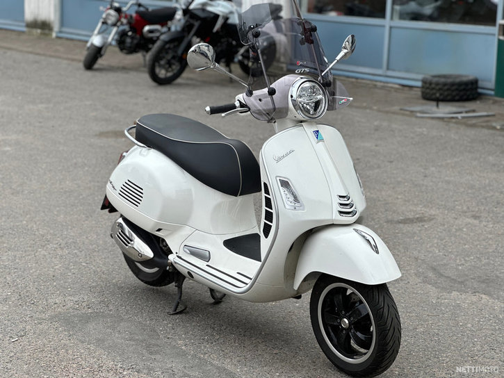 Skootteri Vespa GTS 2022 19436398