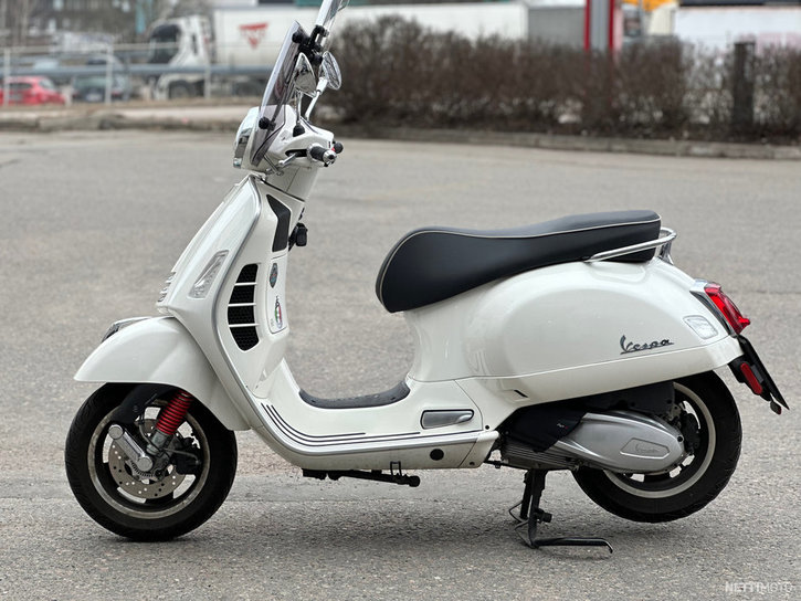 Skootteri Vespa GTS 2022 19436401
