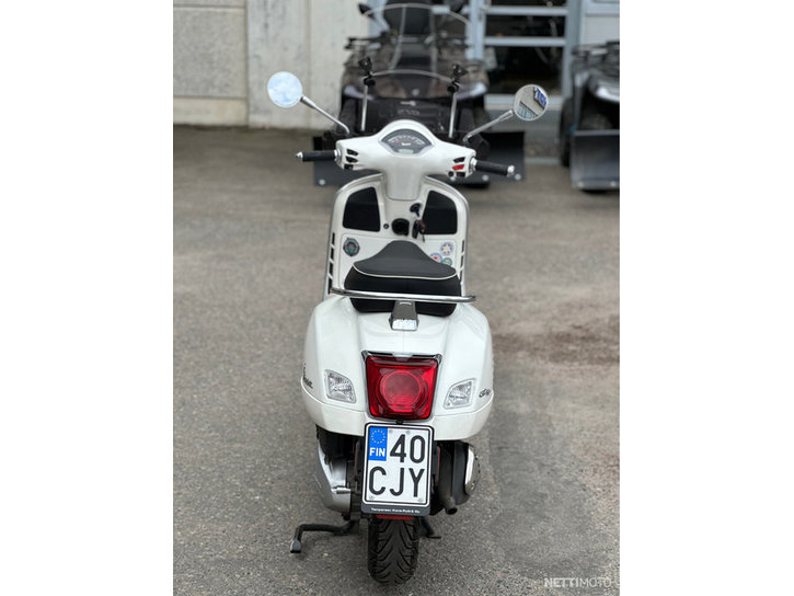 Skootteri Vespa GTS 2022 19436408